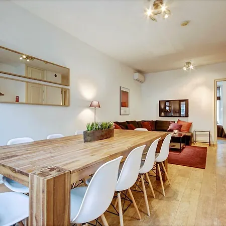 Gallery One Apartment *